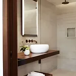 Nobu Otel